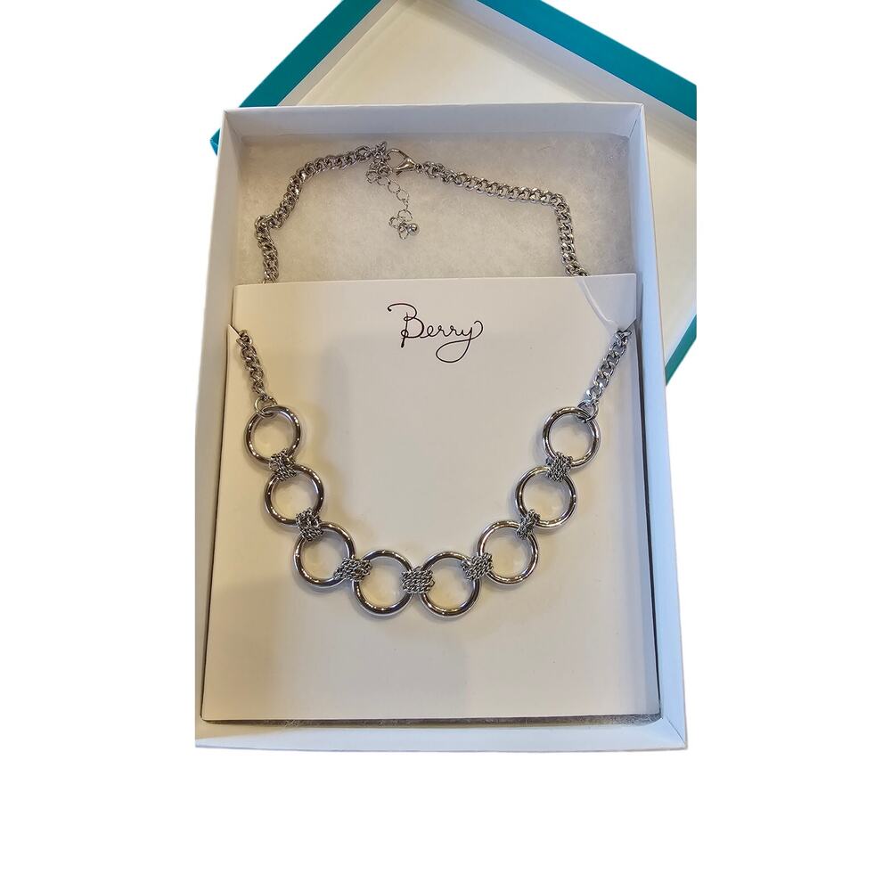 Berry Silver-Tone Interlocking Ring Link Statement Collar Necklace Anthropologie